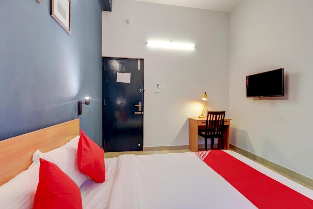 Hotel Super Oyo Silverkey Nanganallur Near Chennai International Airport Extérieur photo